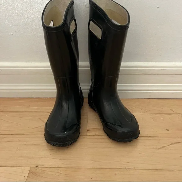 Bogs Rubber Rain Boots in black - Picture 12 of 13